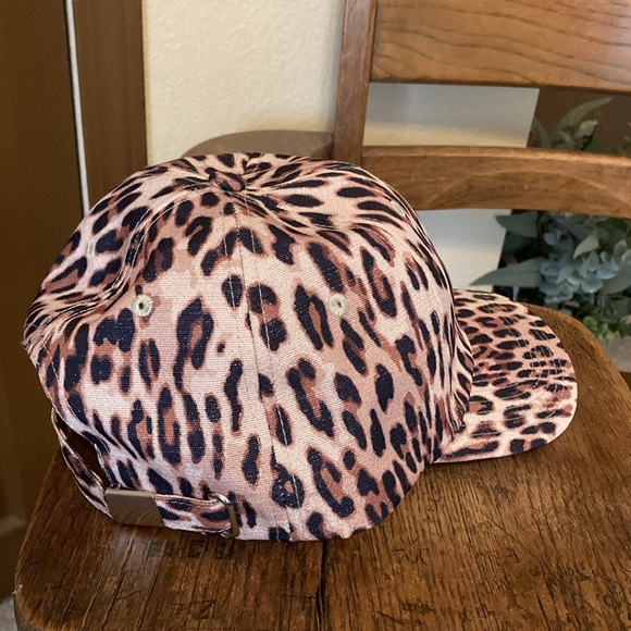 Leopard Print Baseball Cap Shimmer NWOT - Picture 5 of 6